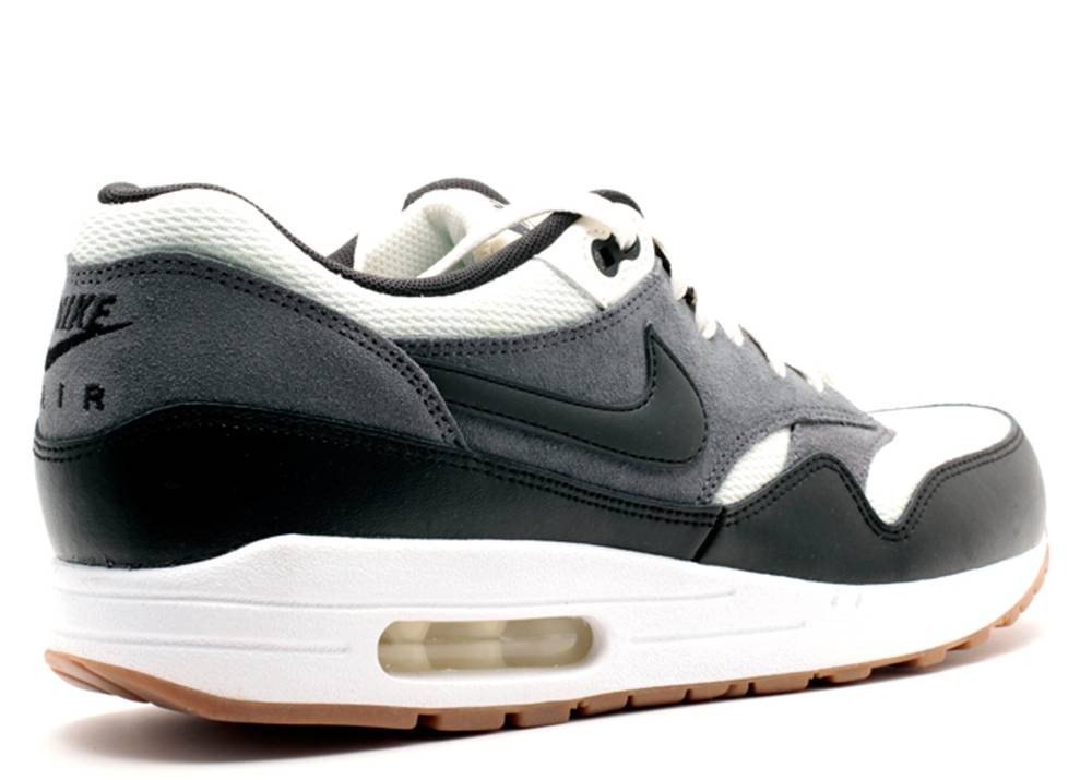 Nike air max 1 ultra essentials black sail hotsell