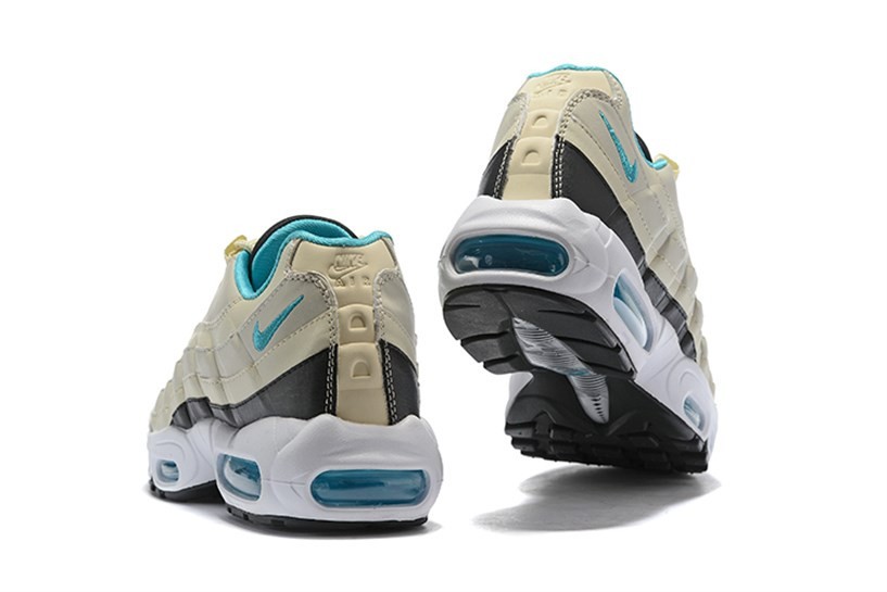 beige nike tennis shoes