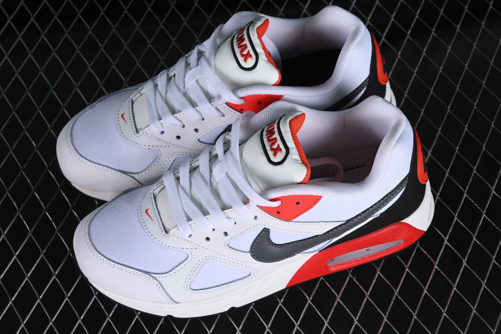 Nike air max ivo gris rouge store
