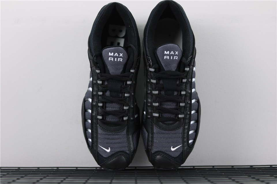 tailwind 4 triple black