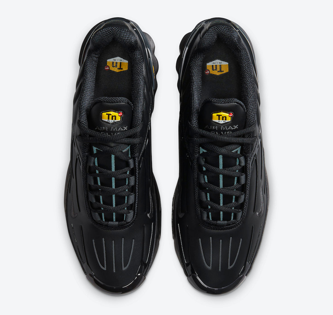 Nike air max plus qs metallic gold red e amp; black 2025