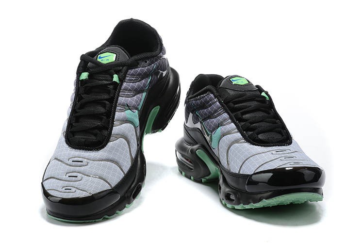 Nike tuned cos on sale