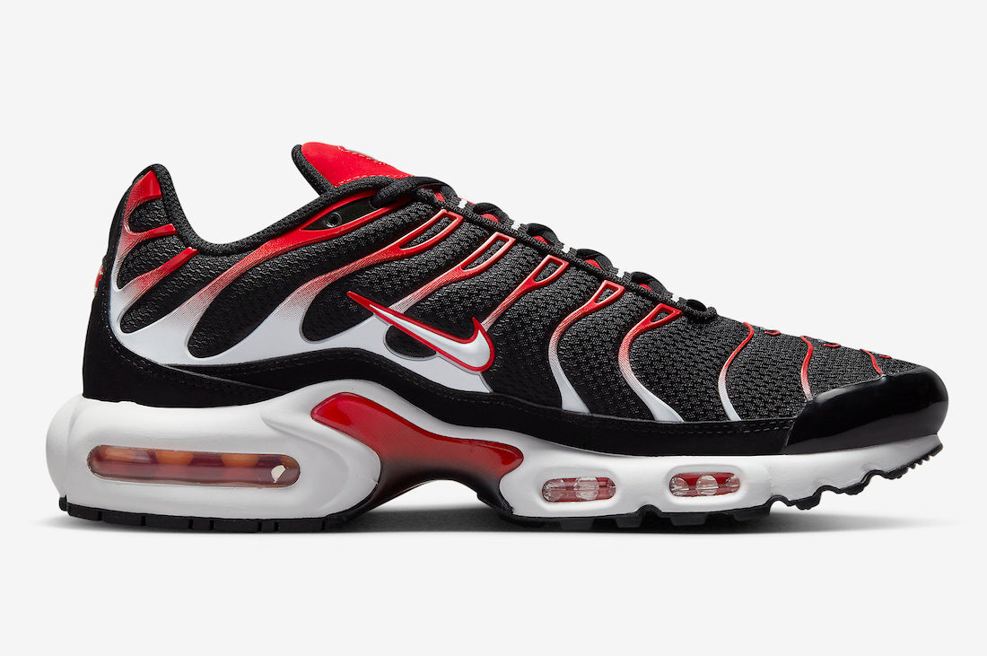 University red nike air max plus store