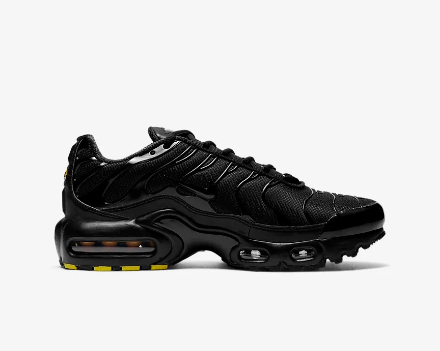 Air max plus sales gs black and white