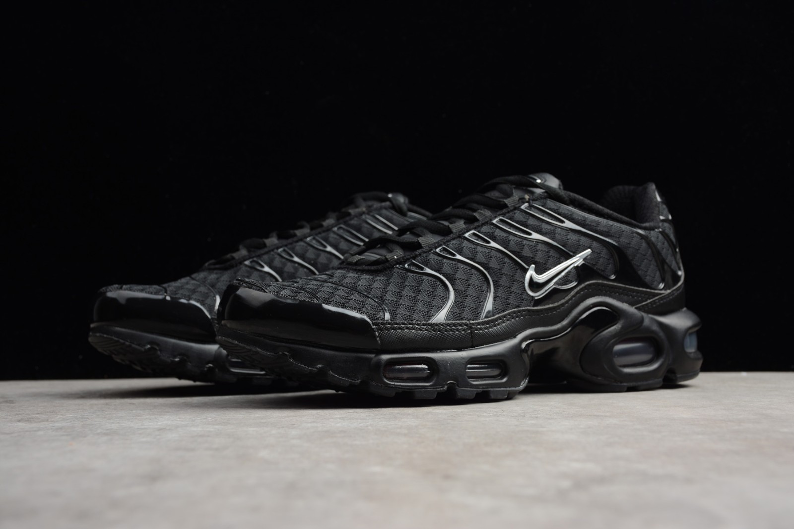 nike mid sb brown online store hours today deals - StclaircomoShops - Mens  Nike mid Air Max Plus Black Metallic Silver 852630 015
