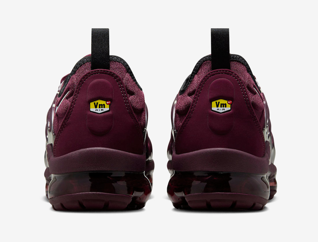 Air max vapormax burgundy hotsell