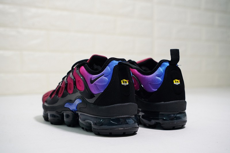 Air vapormax plus black team red hyper violet online