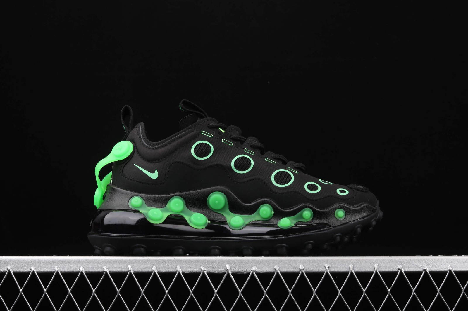Air max 720 ispa sale black