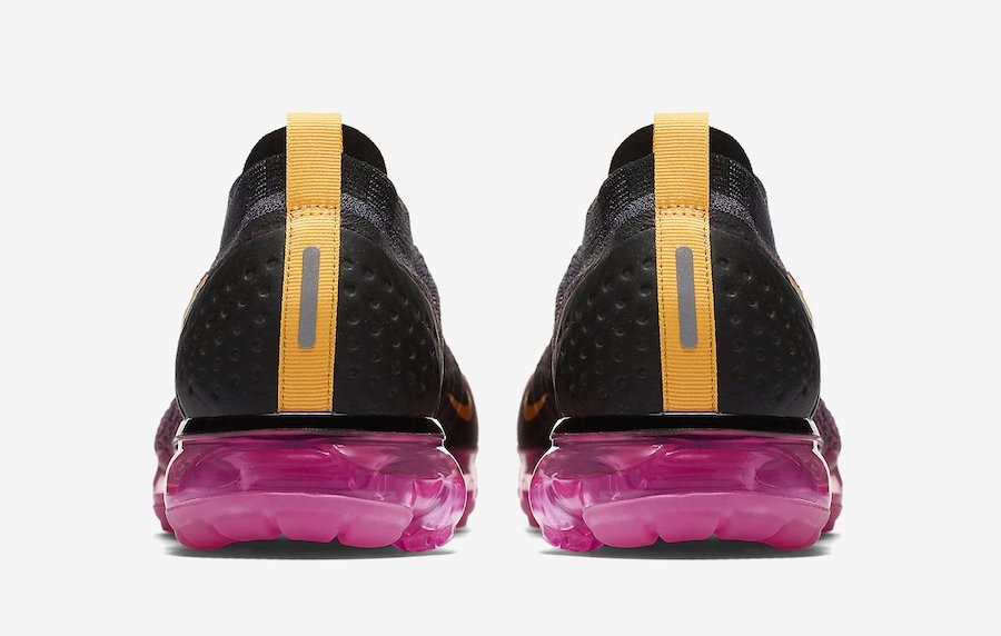 Nike air vapormax flyknit moc deals 2 gridiron pink blast (w)