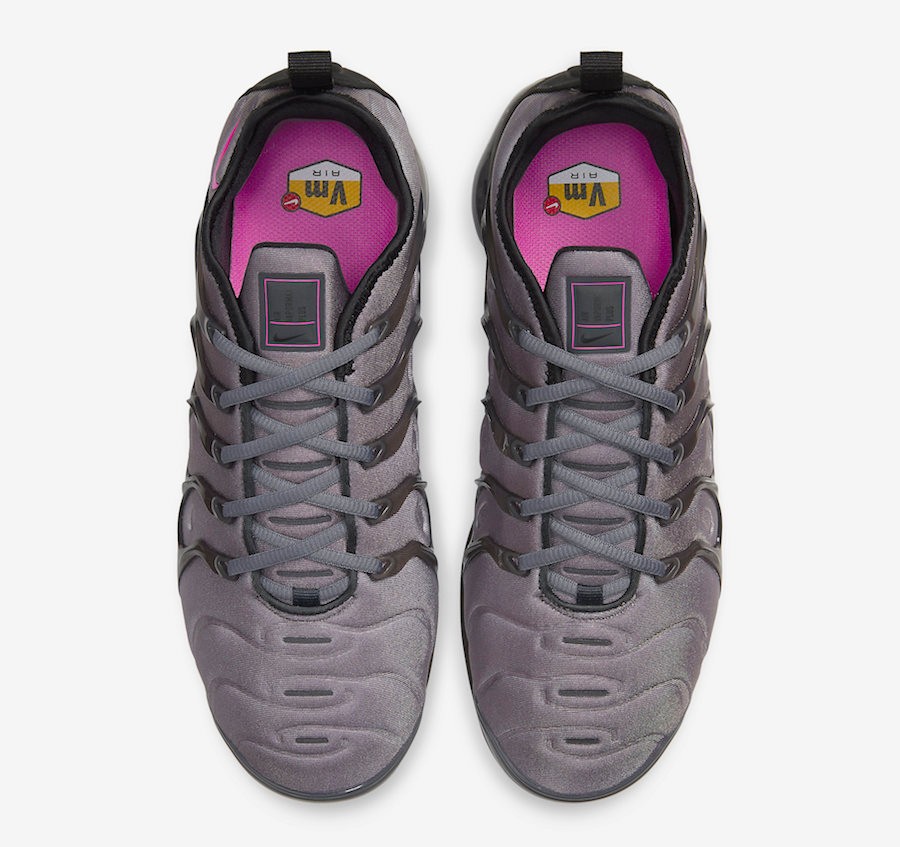 vapormax plus metallic silver