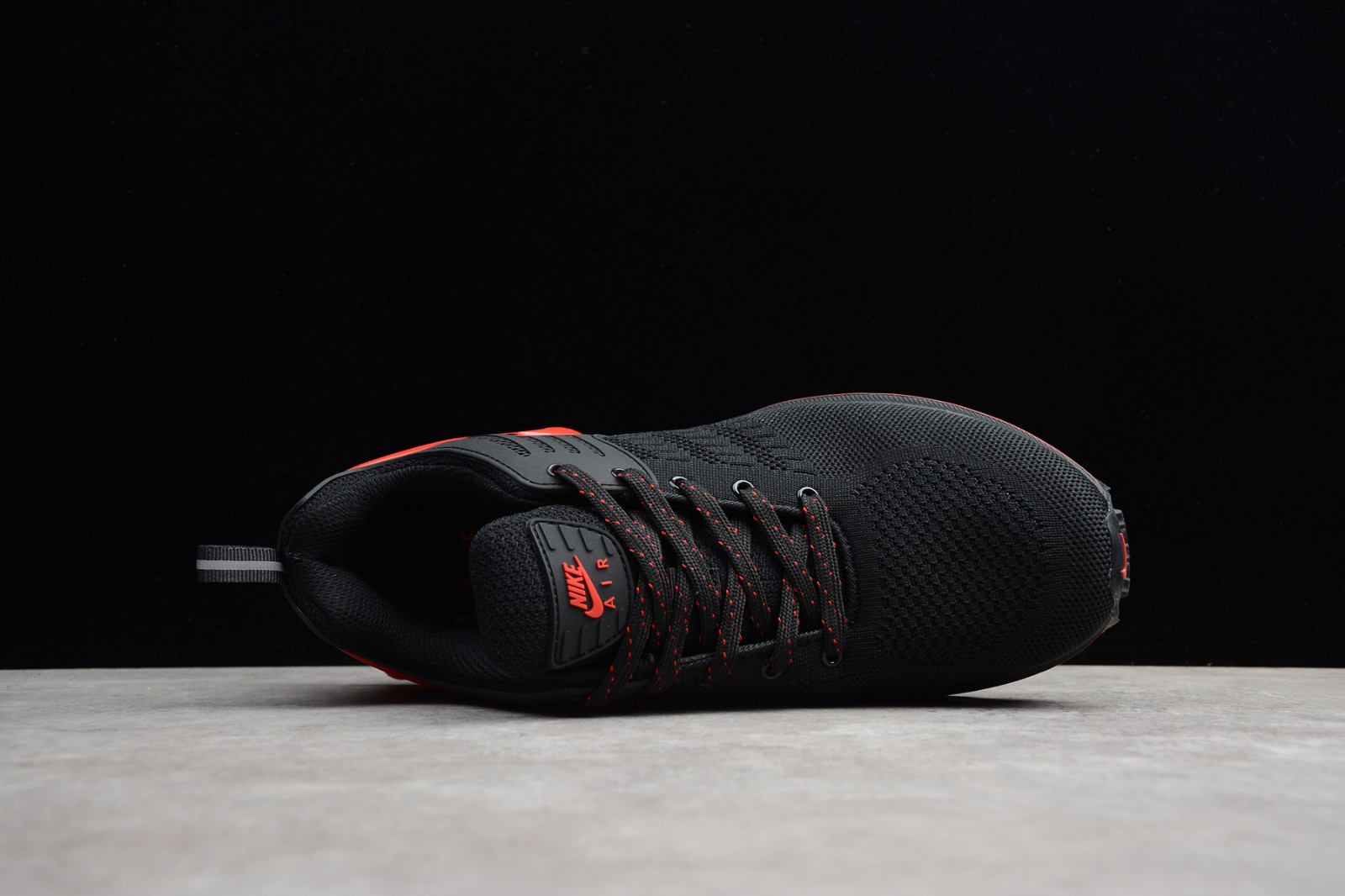 Nike Air Dri Fit Swoosh Medium Support Pad Reflective Sports