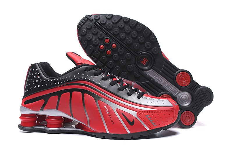 Купить красную подошву. Nike Shox r4. Nike Shox 4. Кроссовки Nike Shox r4 черные. Кроссовки найк шокс р4.