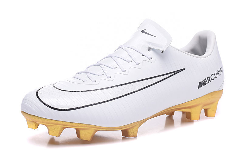 Cr7 cleats low clearance