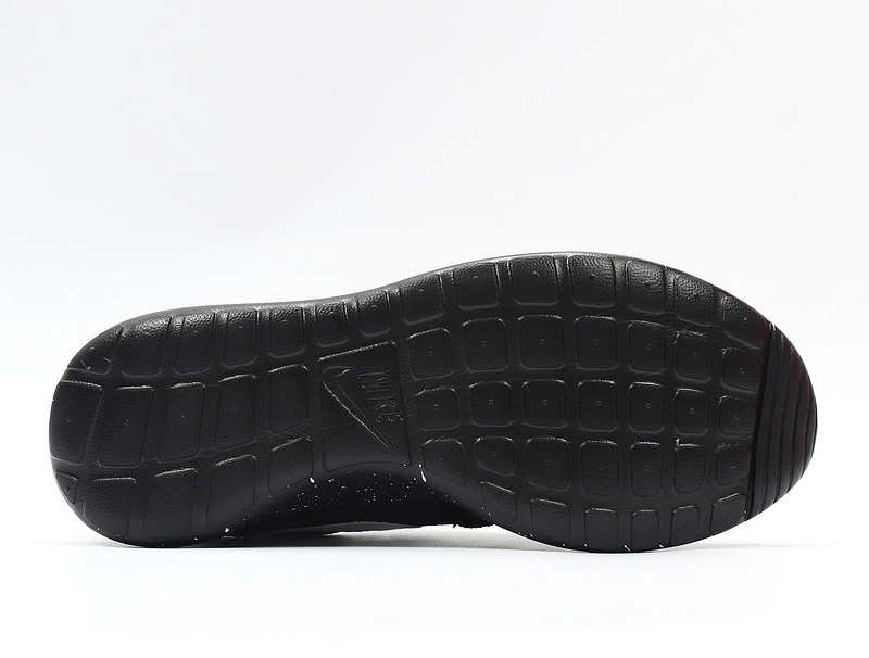 All black roshe runs womens deals