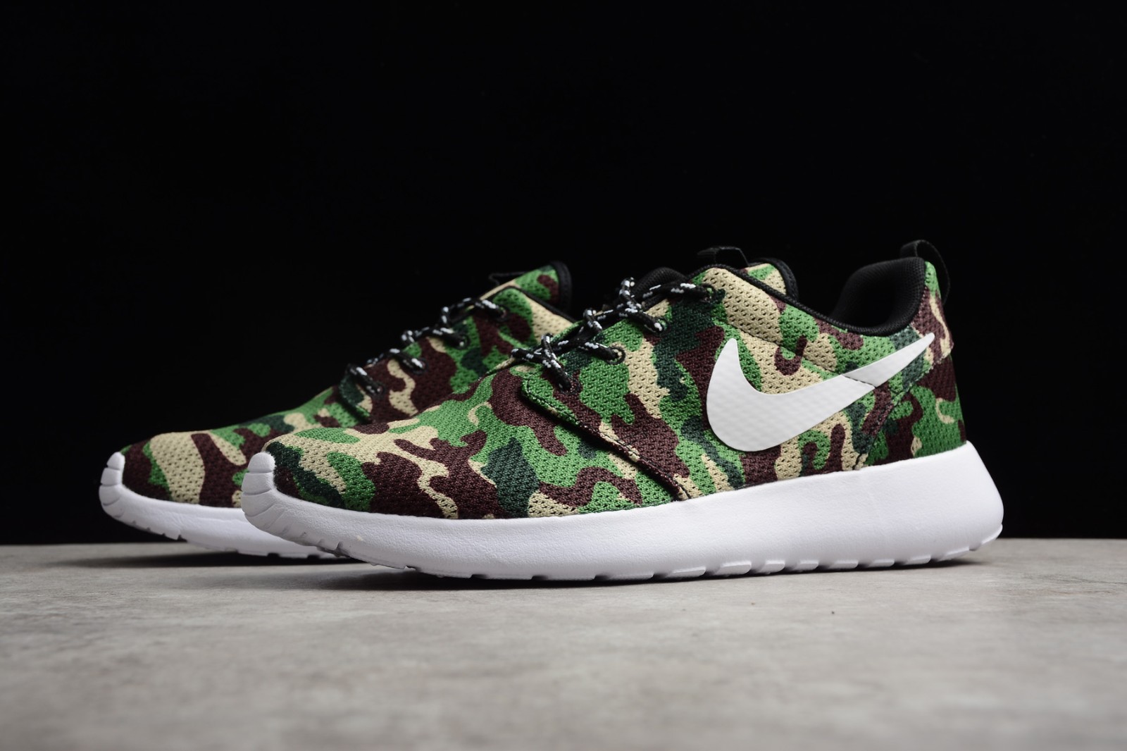 Nike Roshe Run ID White Camo Green Running Shoes 943711 885 - Forum Low Cloud White Cloud White Crystal - StclaircomoShops