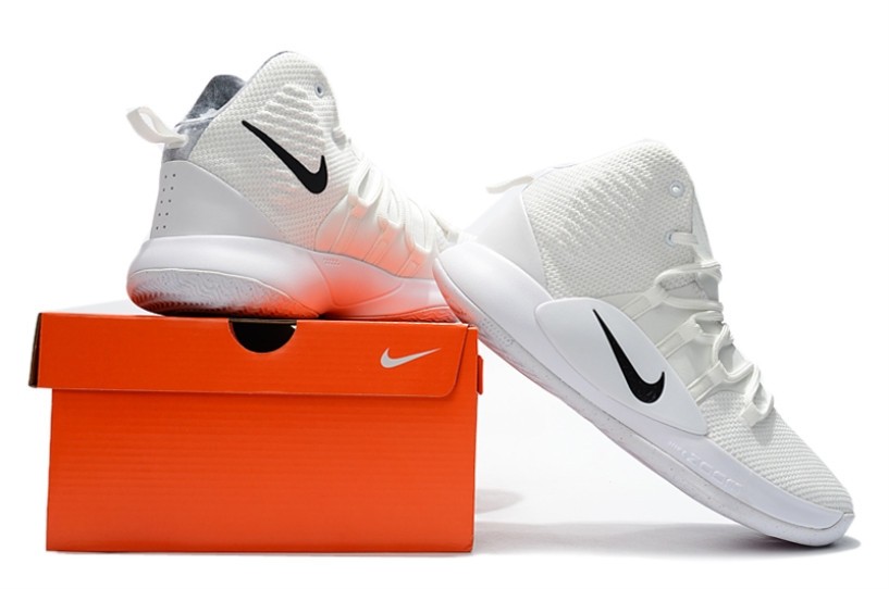 Nike men's hyperdunk 2018 deals