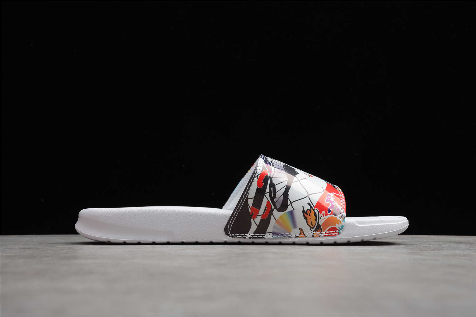 Nike benassi shop print slides