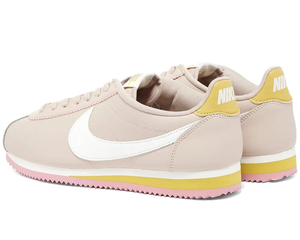 Wmns Nike Classic Cortez Leather Fossil 