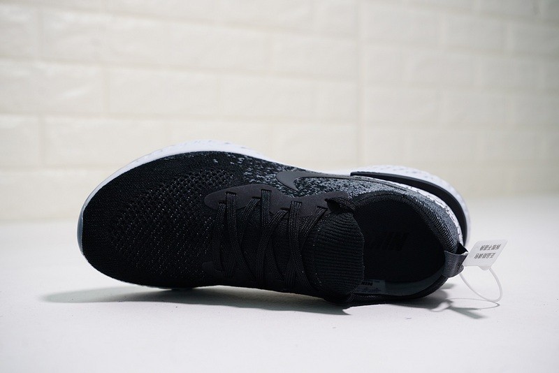 Nike EPIC React Flyknit amazon nike roshe runs navy and white