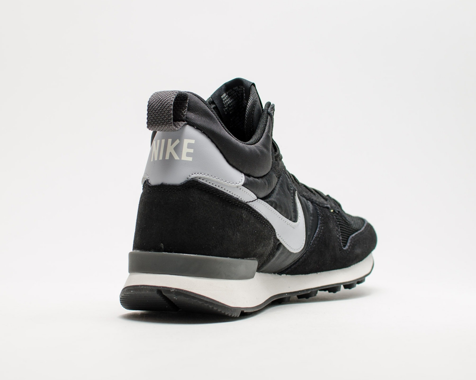 nike internationalist mid high