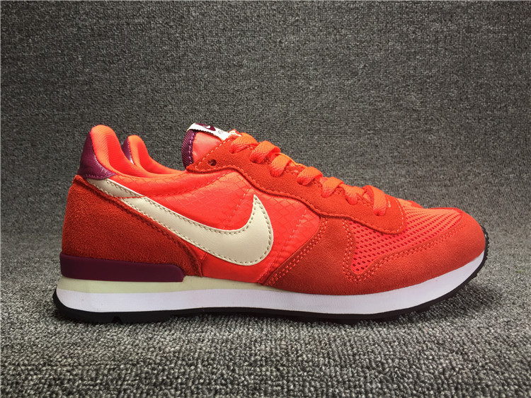 nike internationalist crimson