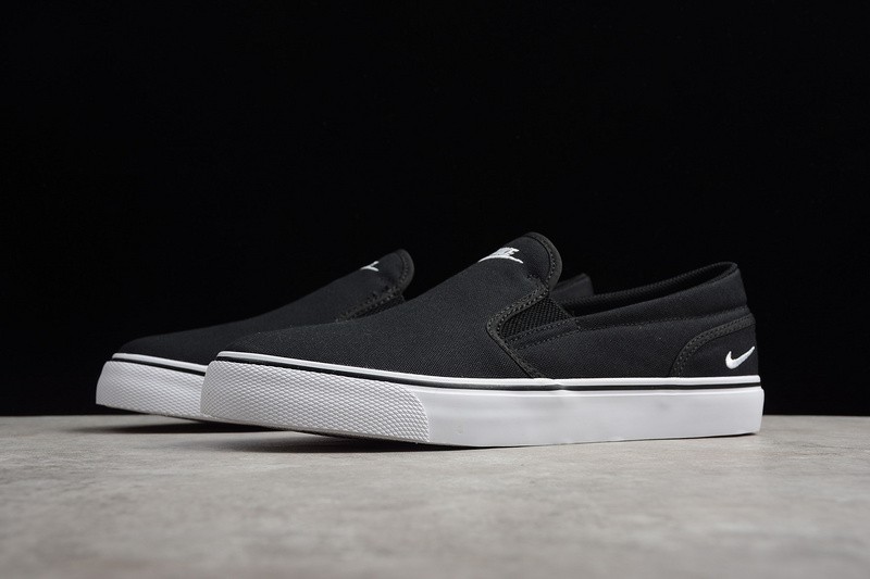 nike air max lilac pink white background lace Nike Toki Slip Txt