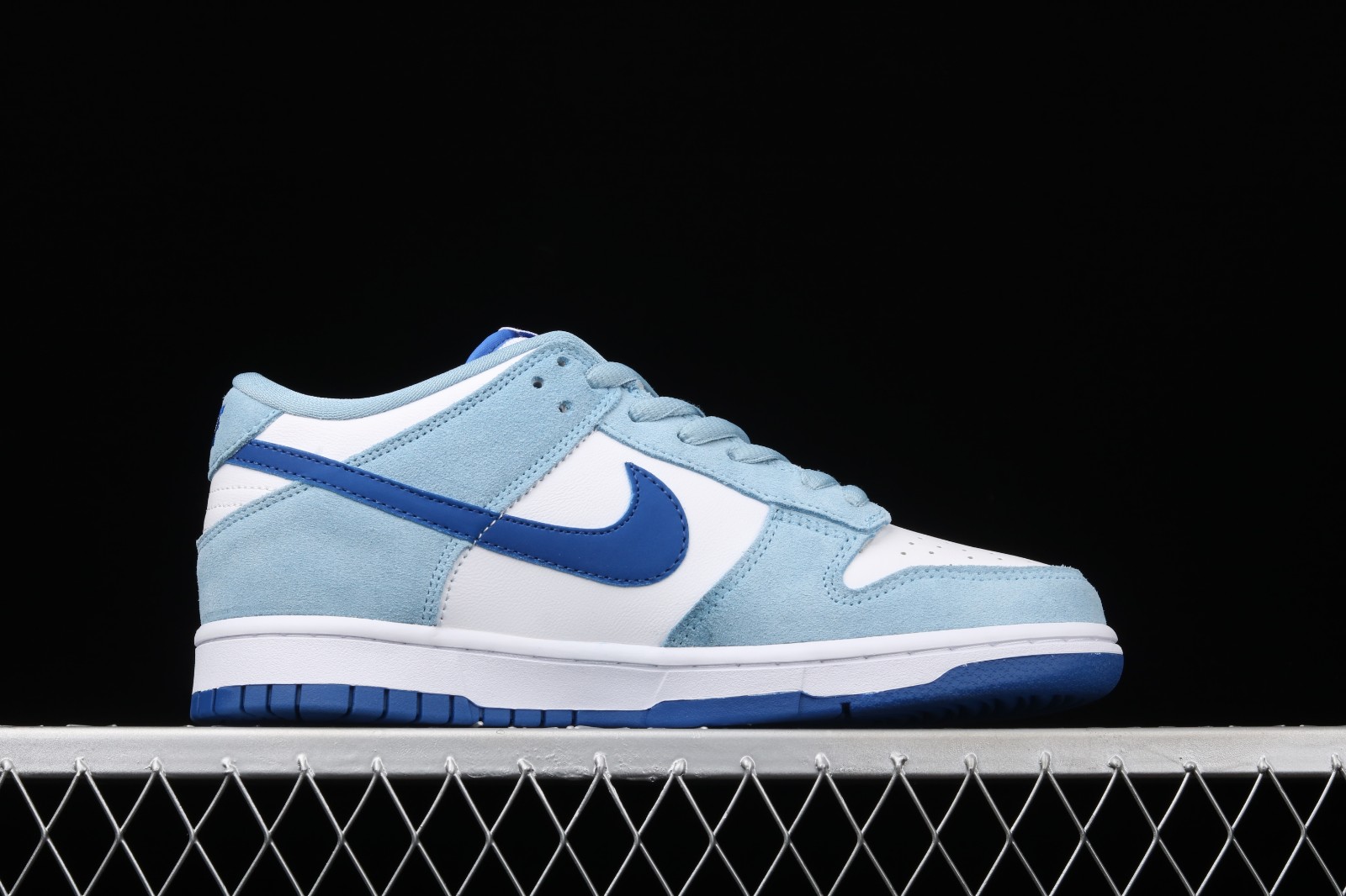 nike dunk low light blue