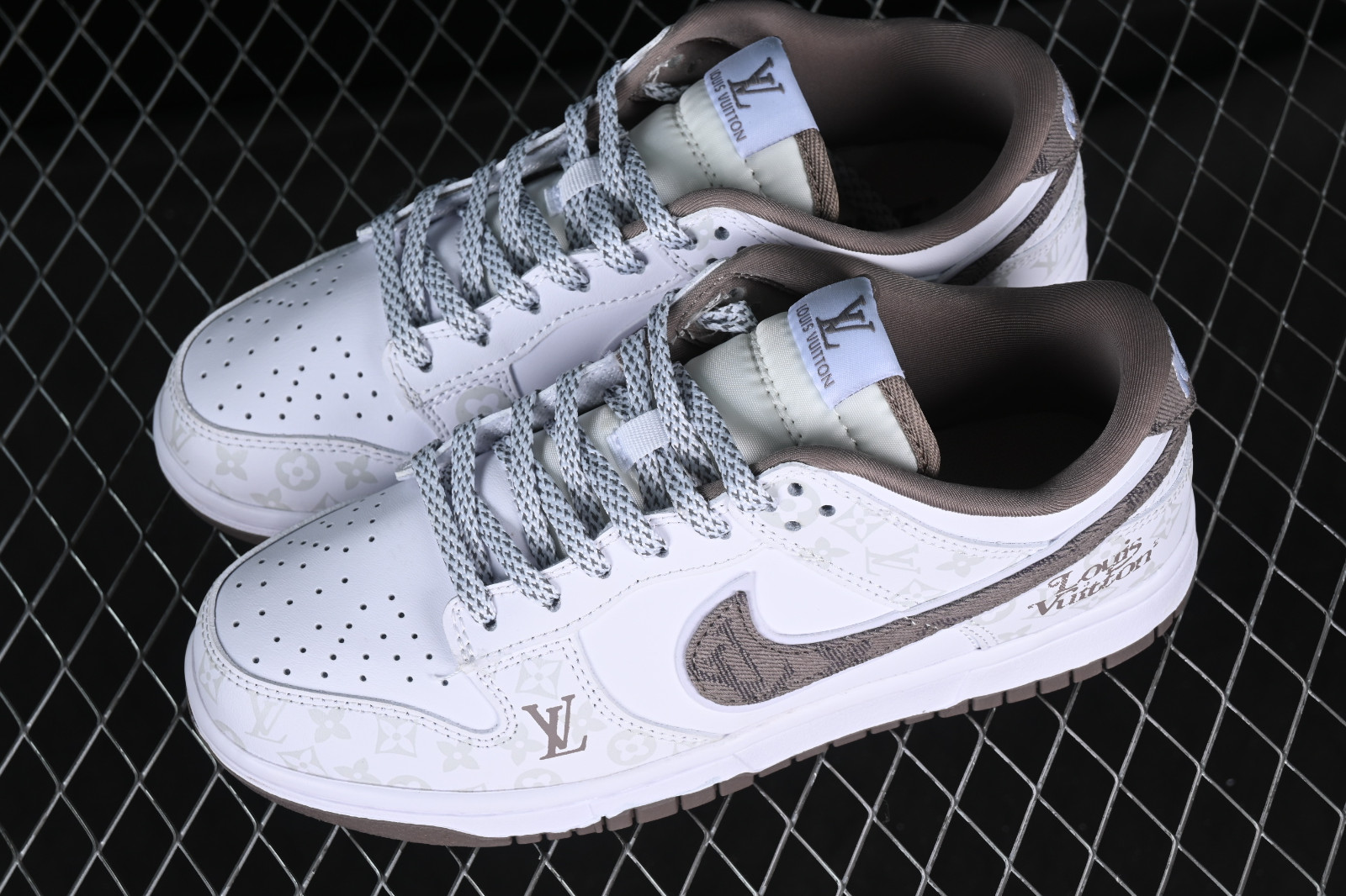 BvfShops 128 NIke Dunk SB Low Nike SB Dunk Low LV White Grey