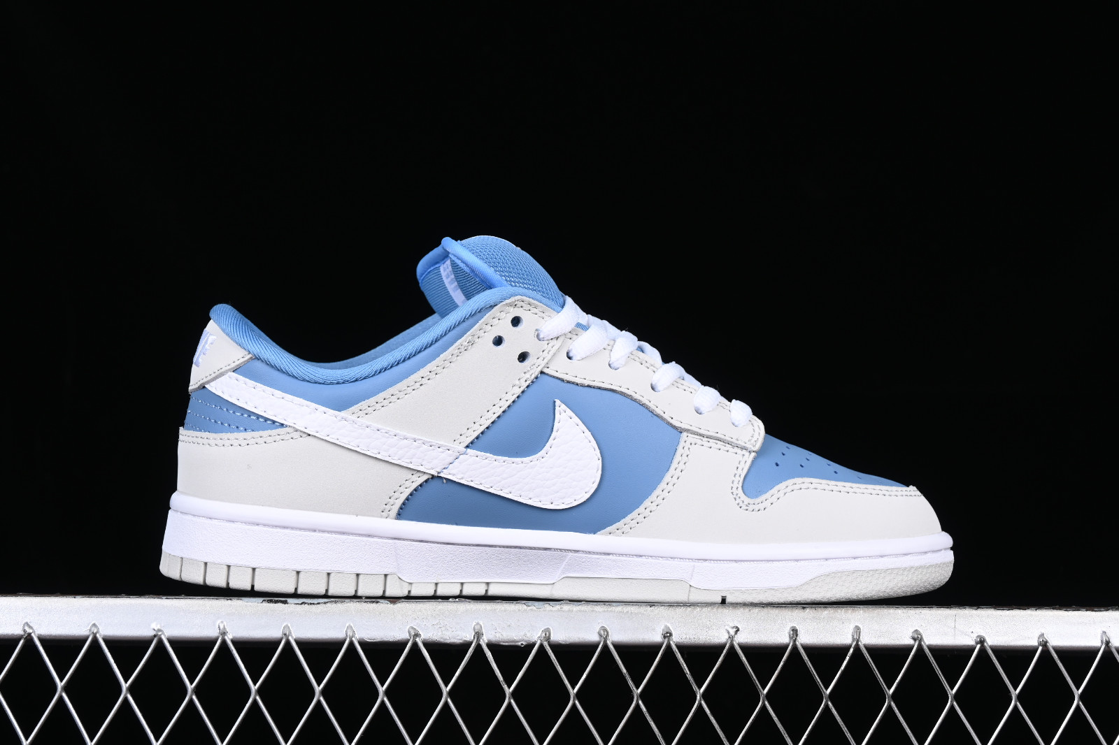 AljadidShops Nike Roshe LD 1000 Varsity Maize NIke Dunk SB Low Nike SB Dunk Low Light Grey White Blue 308269 107