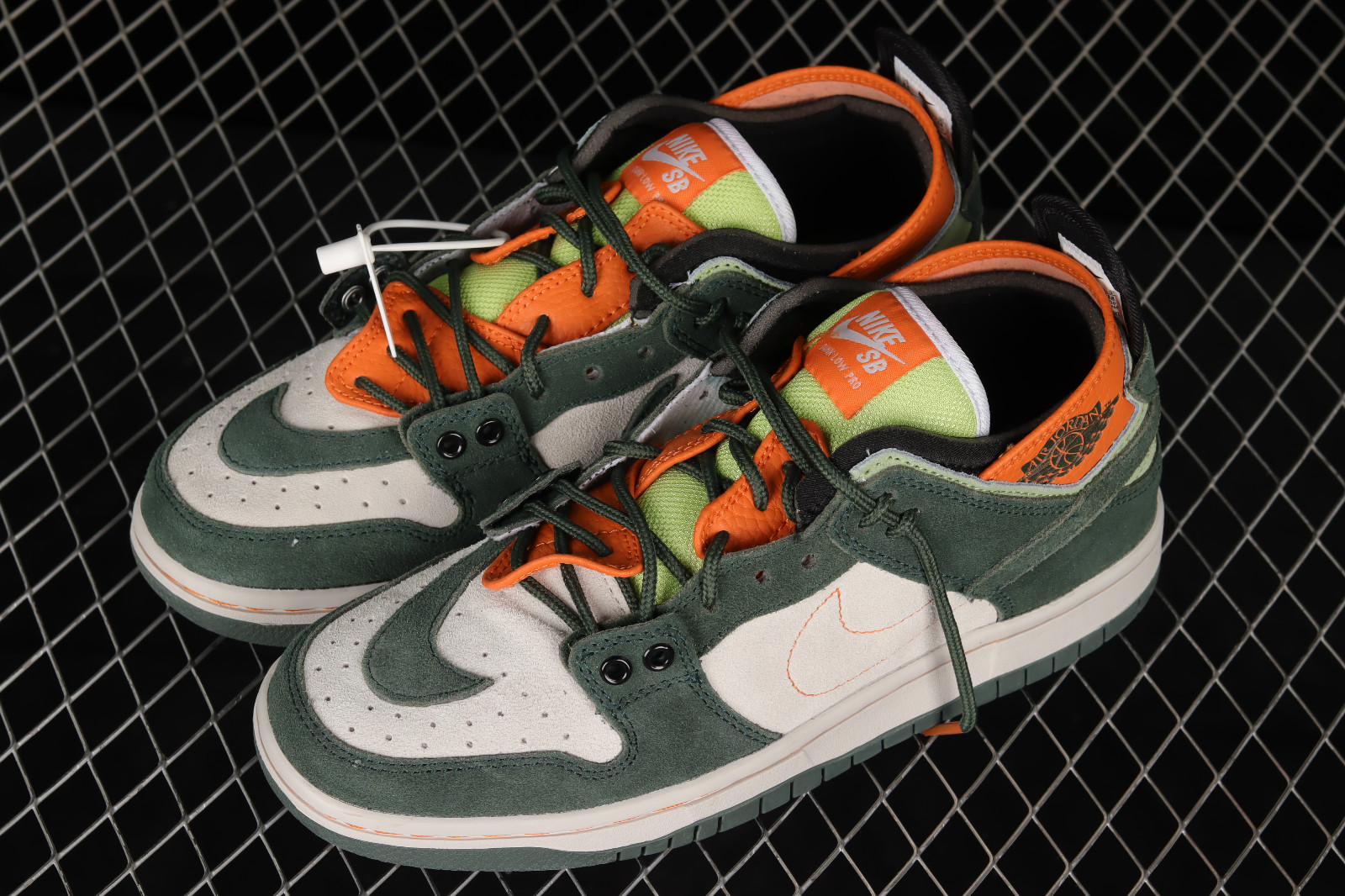 Nike SB Dunk Low Pro Dark Green Orange 