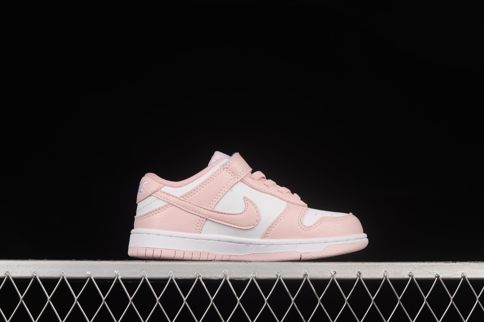 NIke Dunk SB Low 331 Nike SB Dunk Low Pro Pink Velvet White