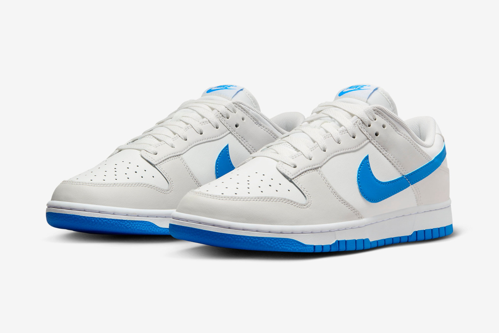 Nike dunks white with blue shop