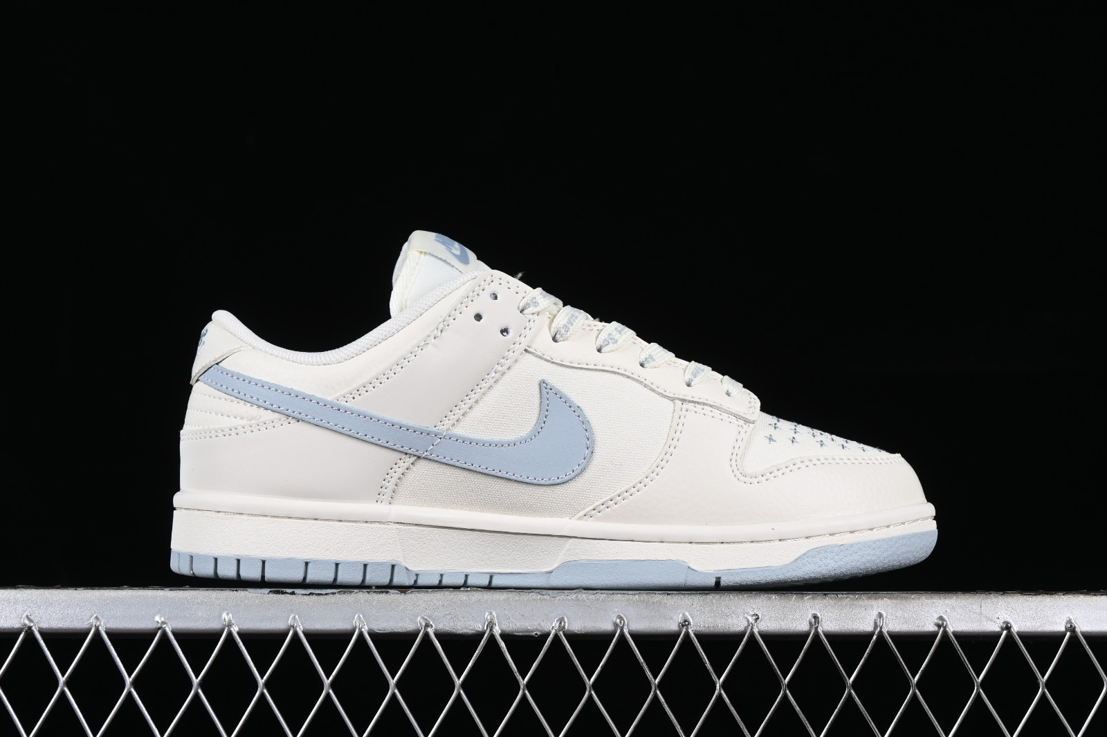 Nike sb sales dunk low ts