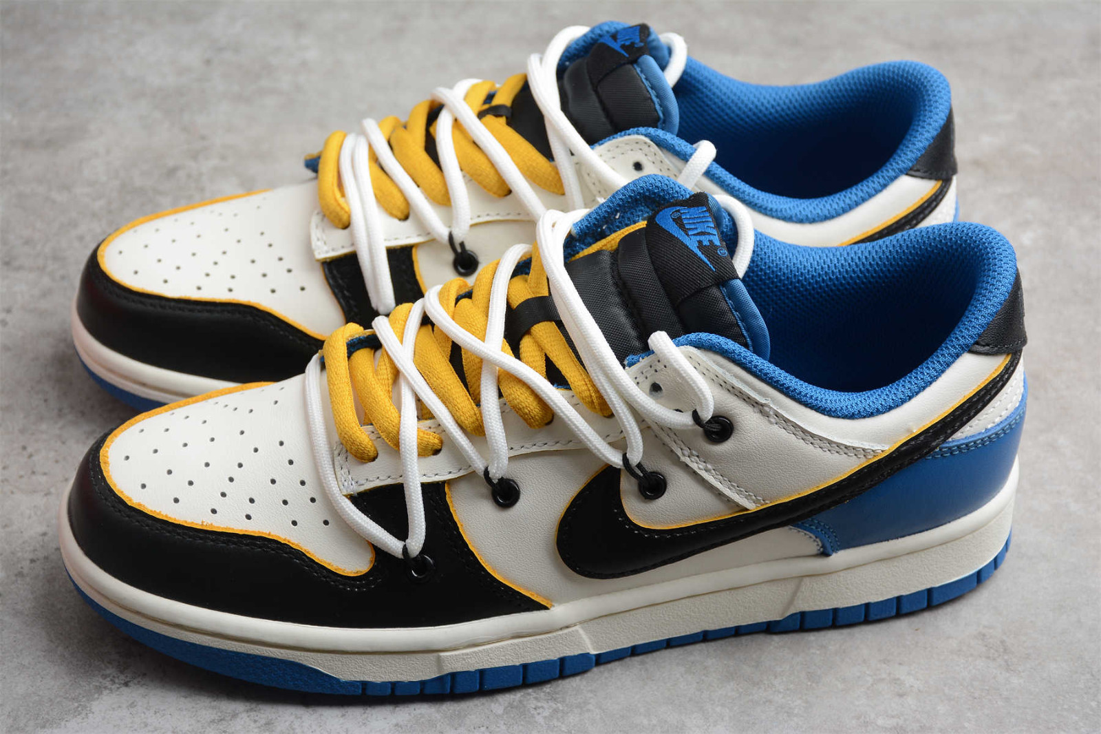 OW x Nike SB Dunk Low Retro Royal Blue White Black DD1391 - 001 