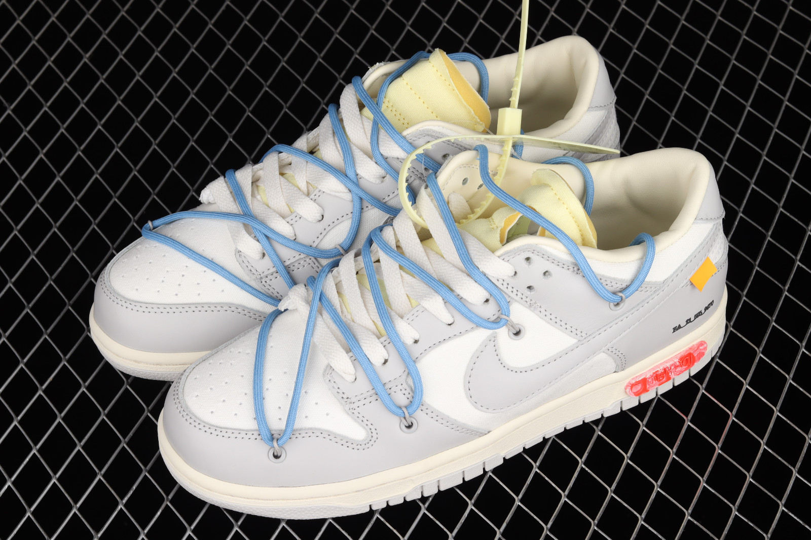 nike dunks supreme 