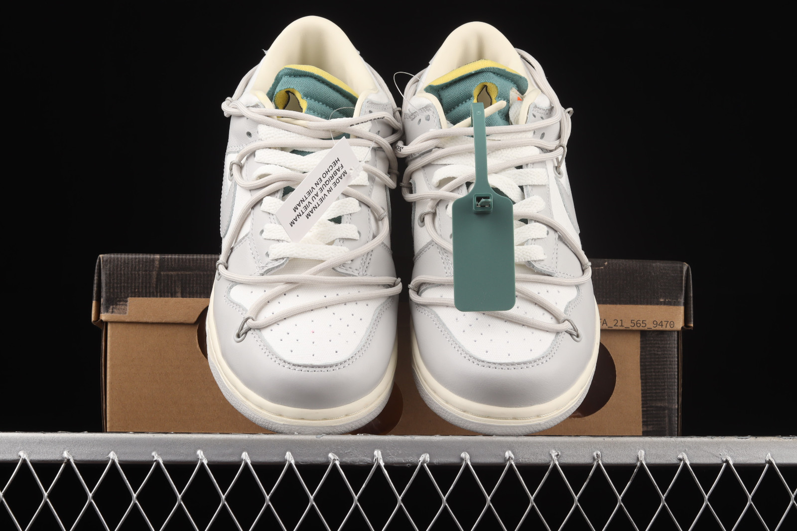 StclaircomoShops - nike presto gold dart ruvilla for sale california - Off  - 117 - White x Nike SB Dunk Low Lot 42 of 50 Neutral Grey Light Bone DM1602