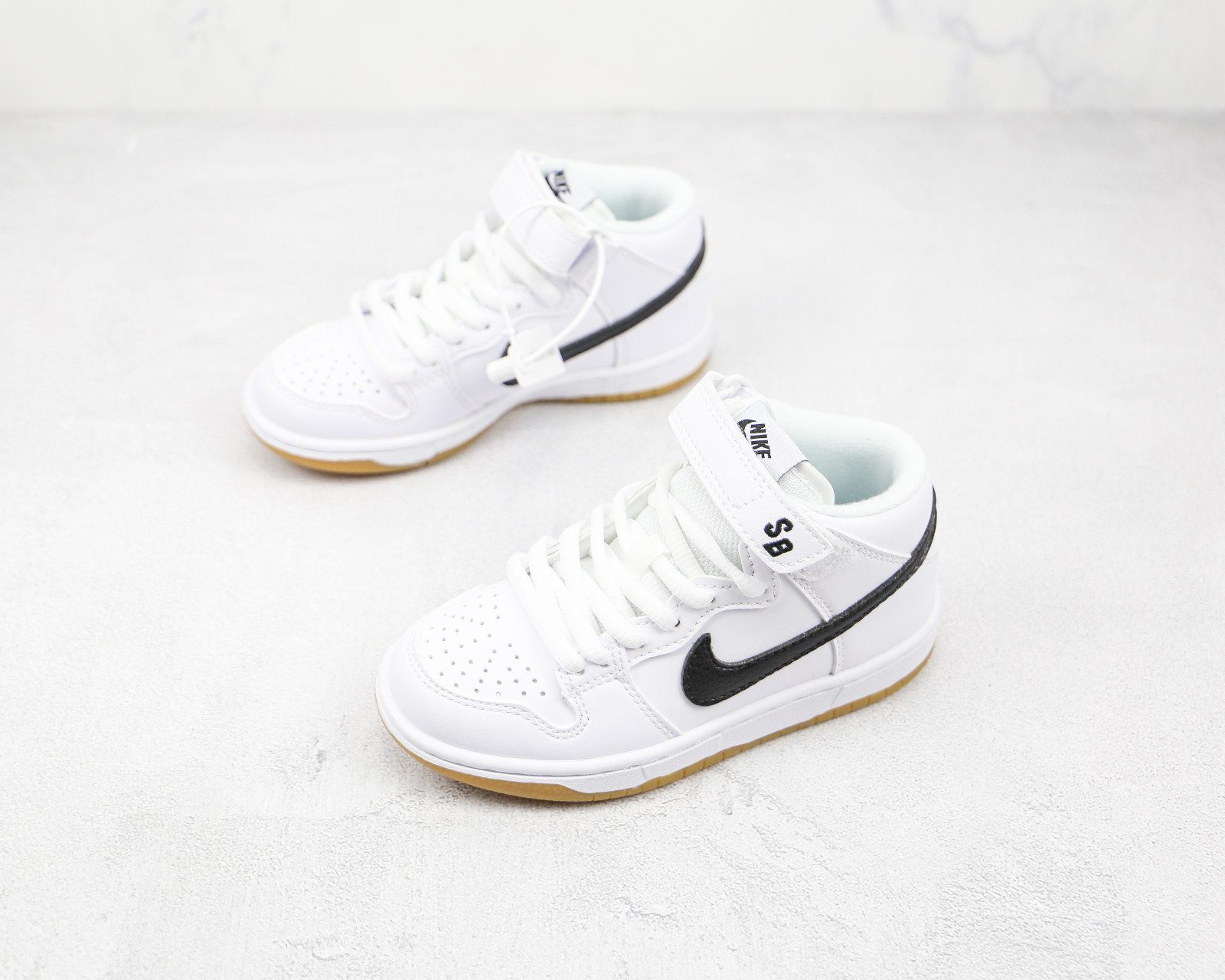 Nike dunk discount mid orange label