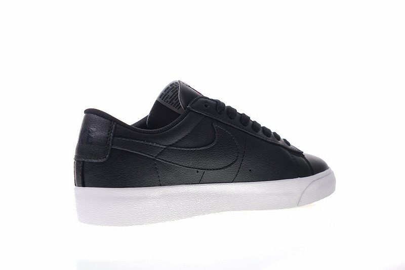 001 - Nike SB Air Zoom Blazer Low Black 