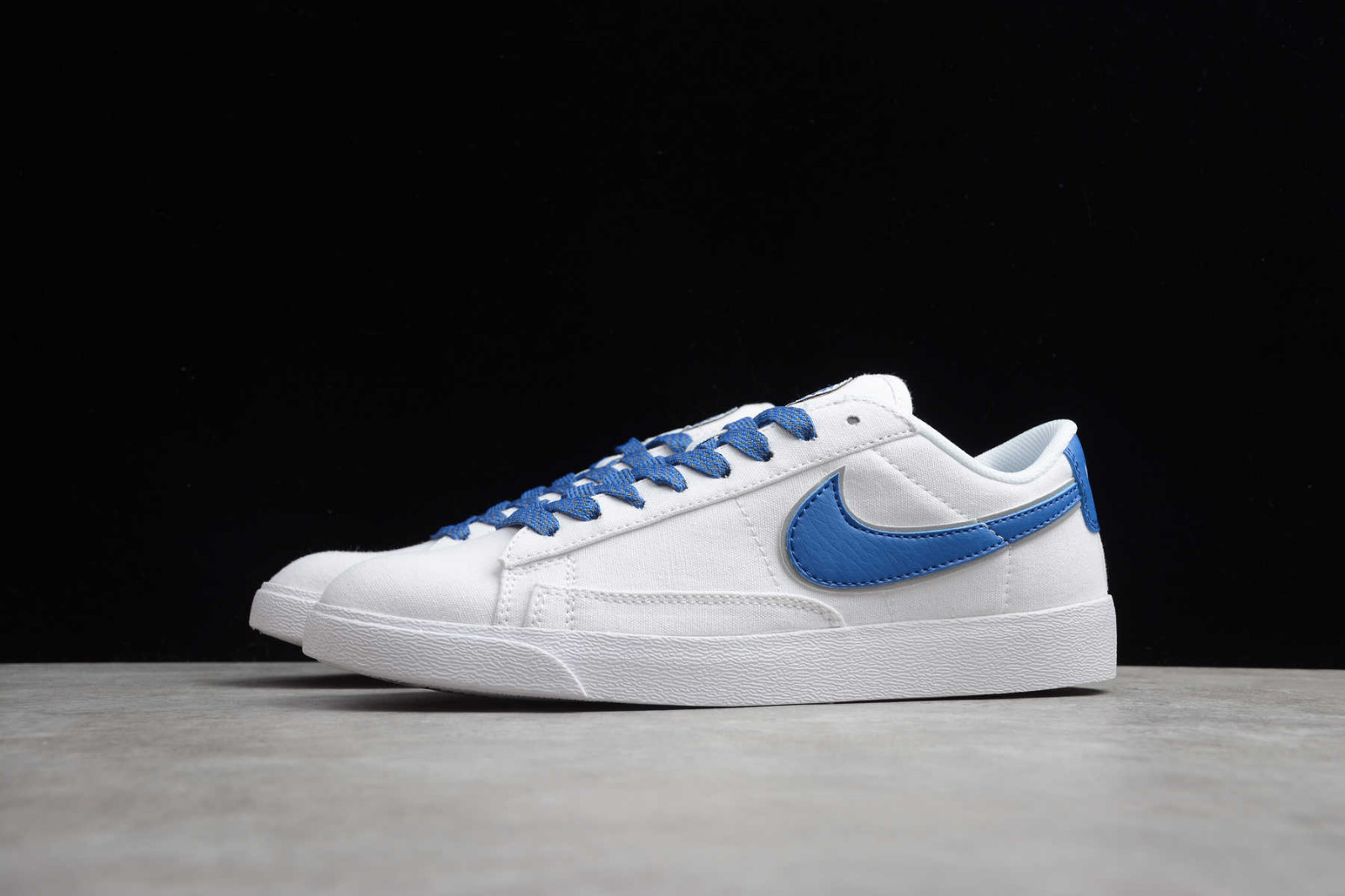 Nike SB Blazer Low LX Ignorant Blue 