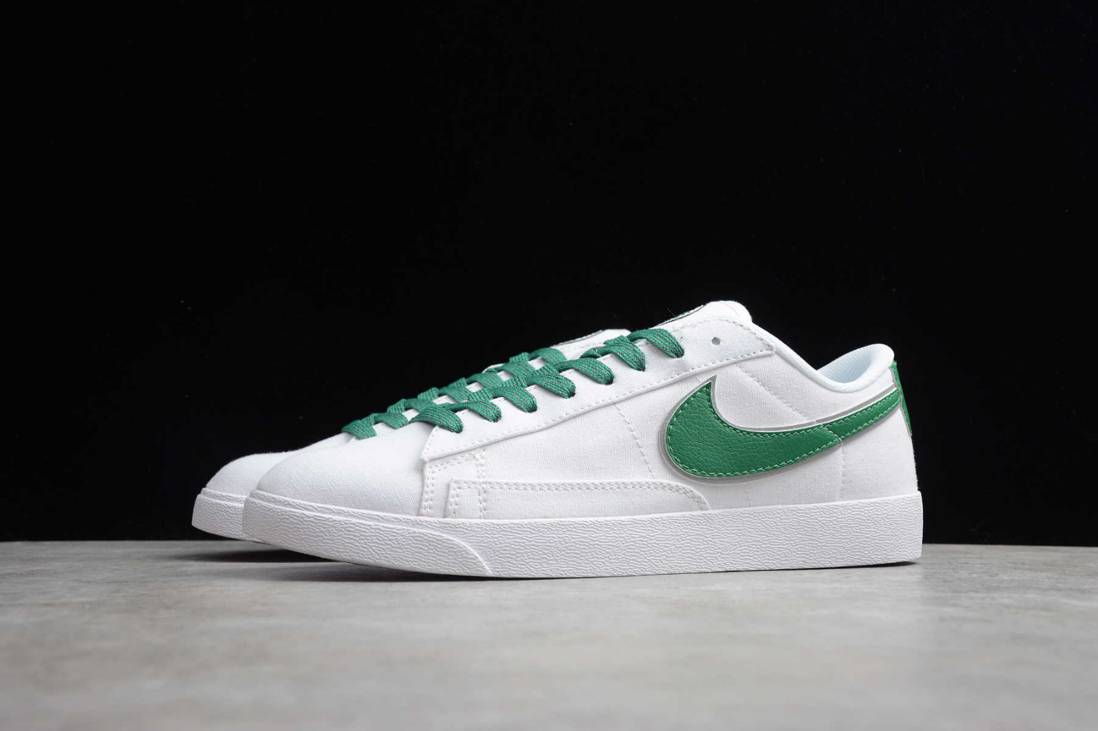Nike SB Blazer Low LX White Green 