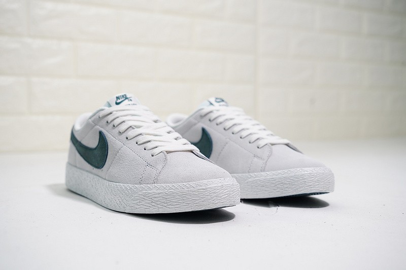 Nike sb zoom blazer low summit white deep jungle on sale