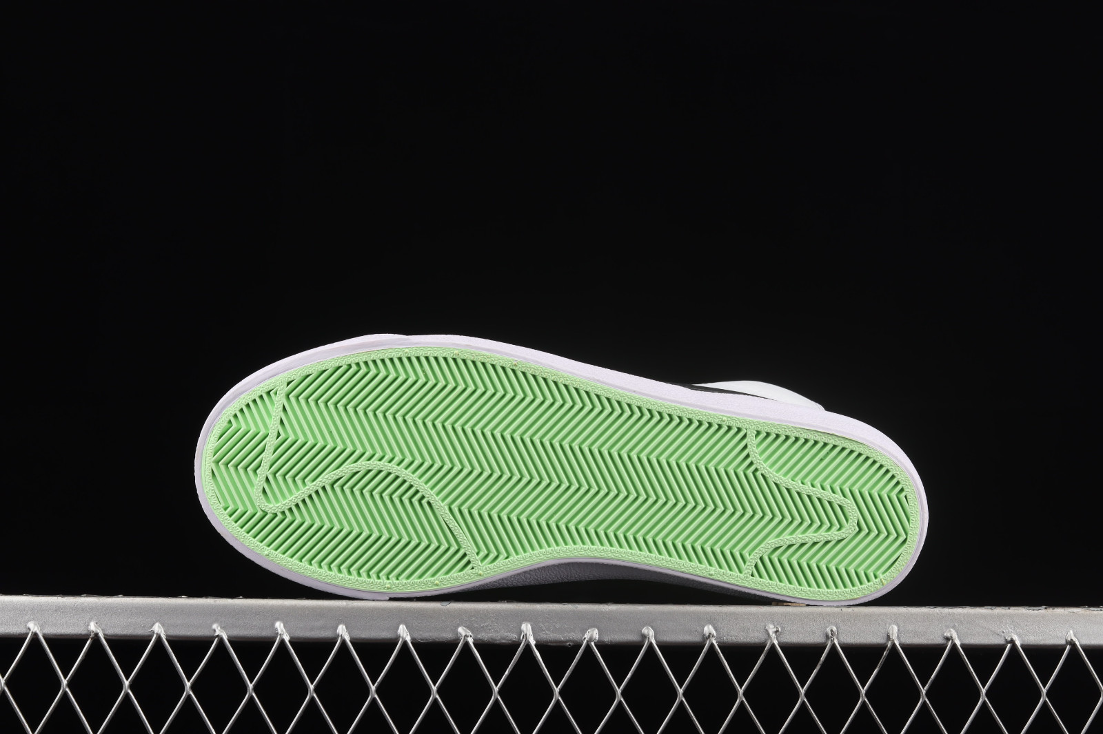 nike air max 95 embossed fur feet for women - 100 - RvceShops - Nike SB Blazer  Mid 77 SE GS Double Swoosh White Vapor Green DD1847