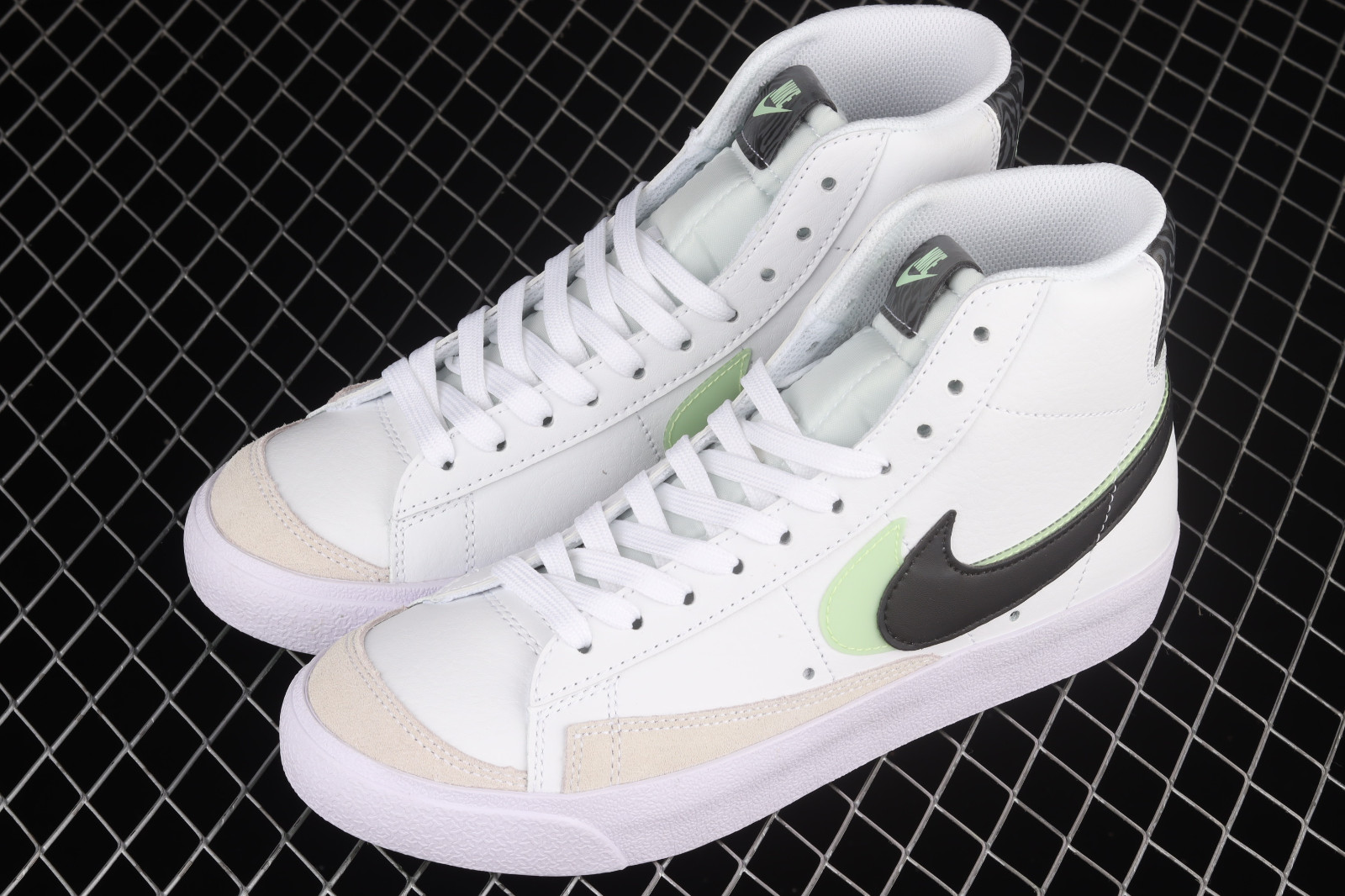 Nike SB Blazer Mid 77 