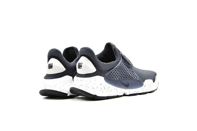 Nike sock dart black and white new arrivals