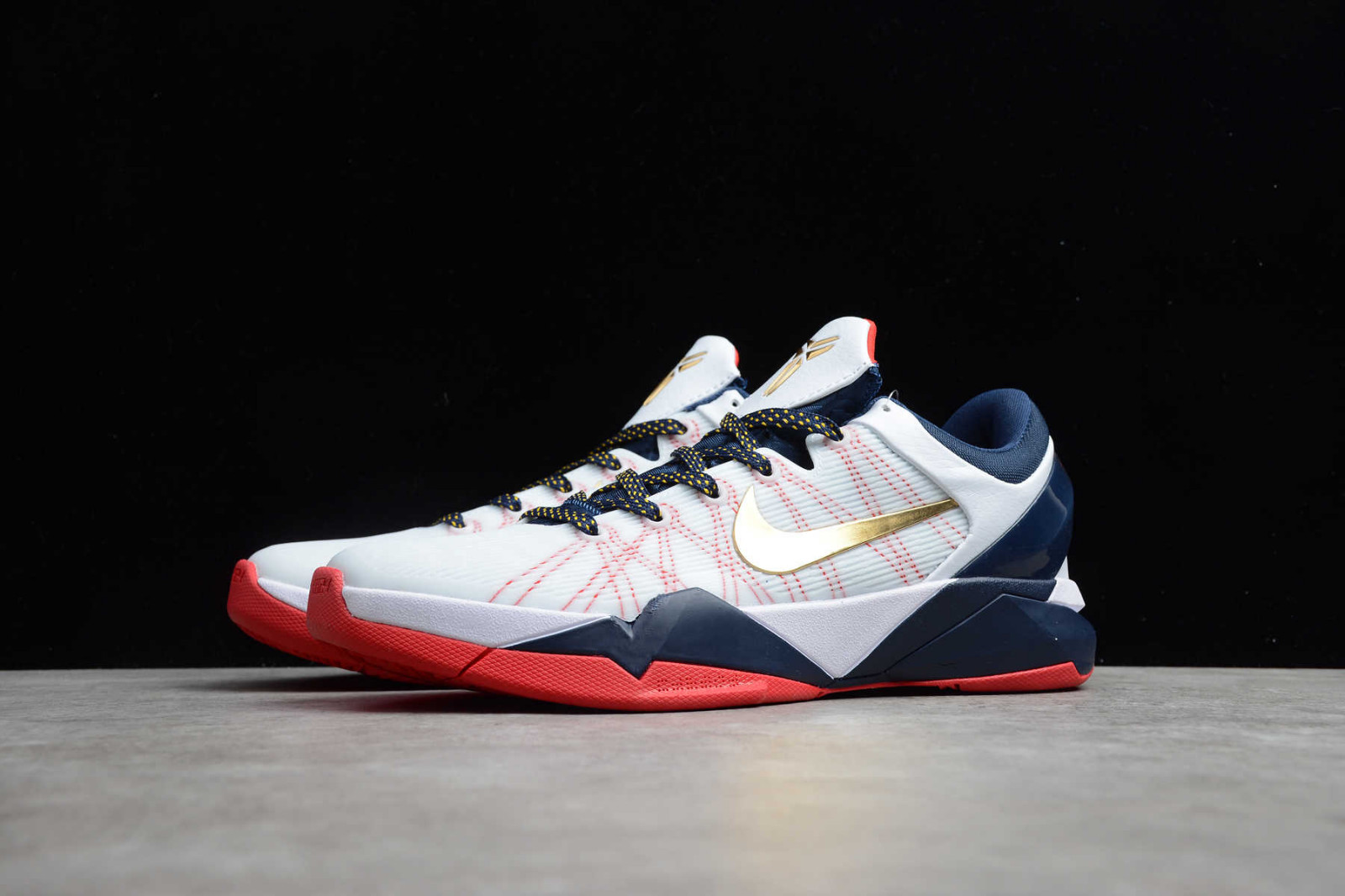 Nike Flyknit Trainer July 104 Zoom Kobe VII