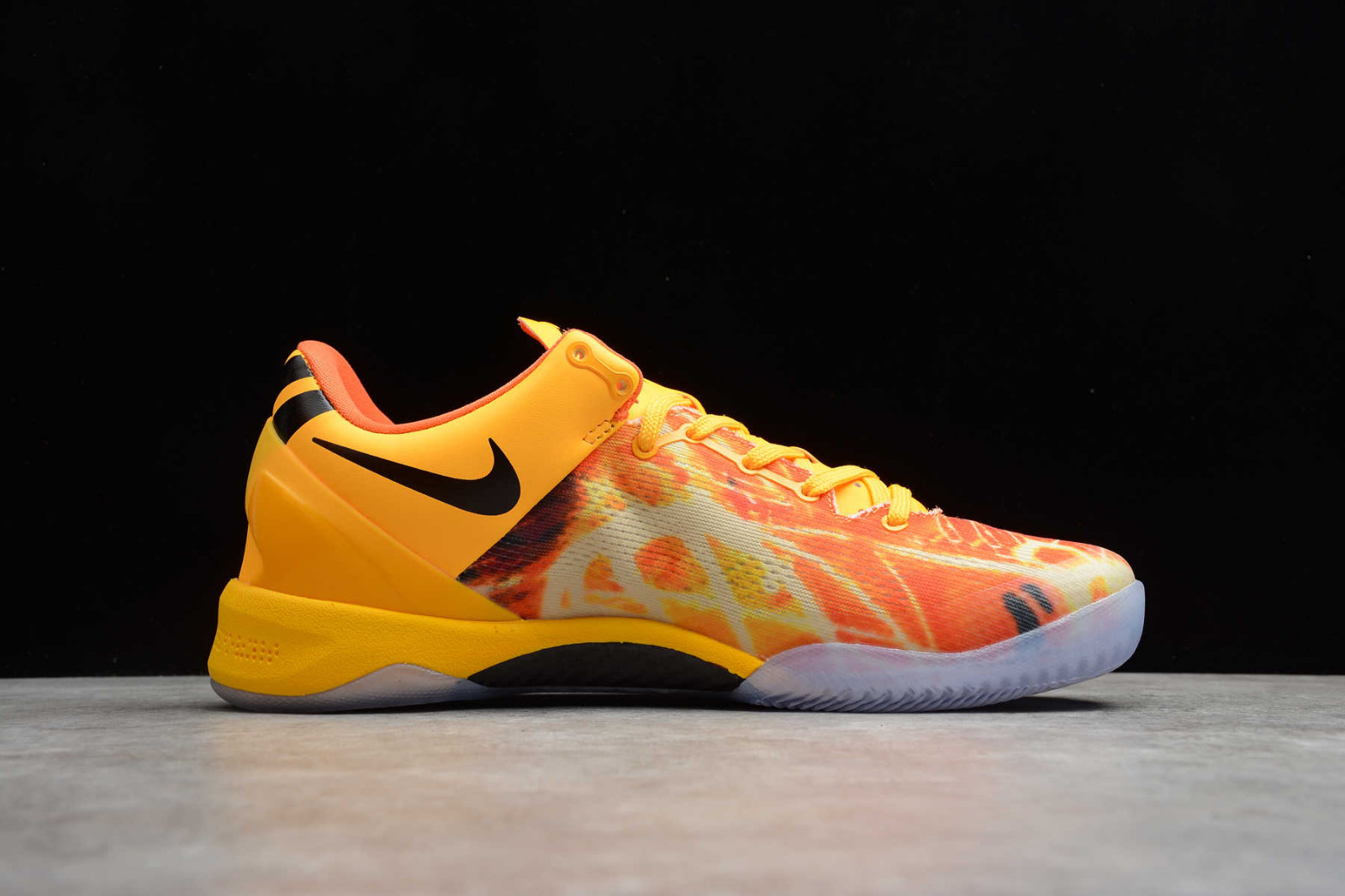 Nike kobe hotsell 8 Geel