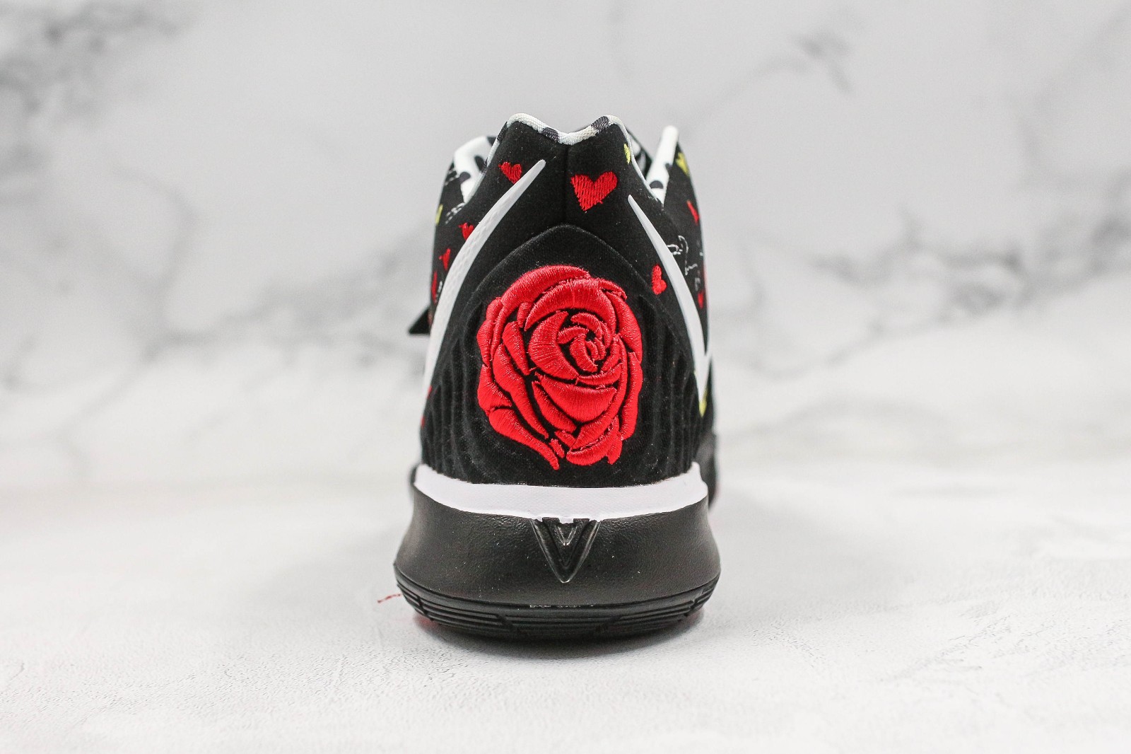 Kyrie 4 mothers day hotsell