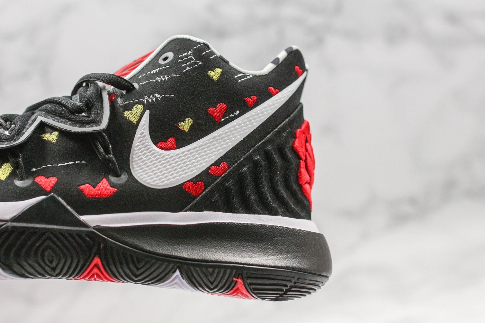 Nike Kyrie 5 EP Mother s Day Black AO2919 Nike Kyrie 5