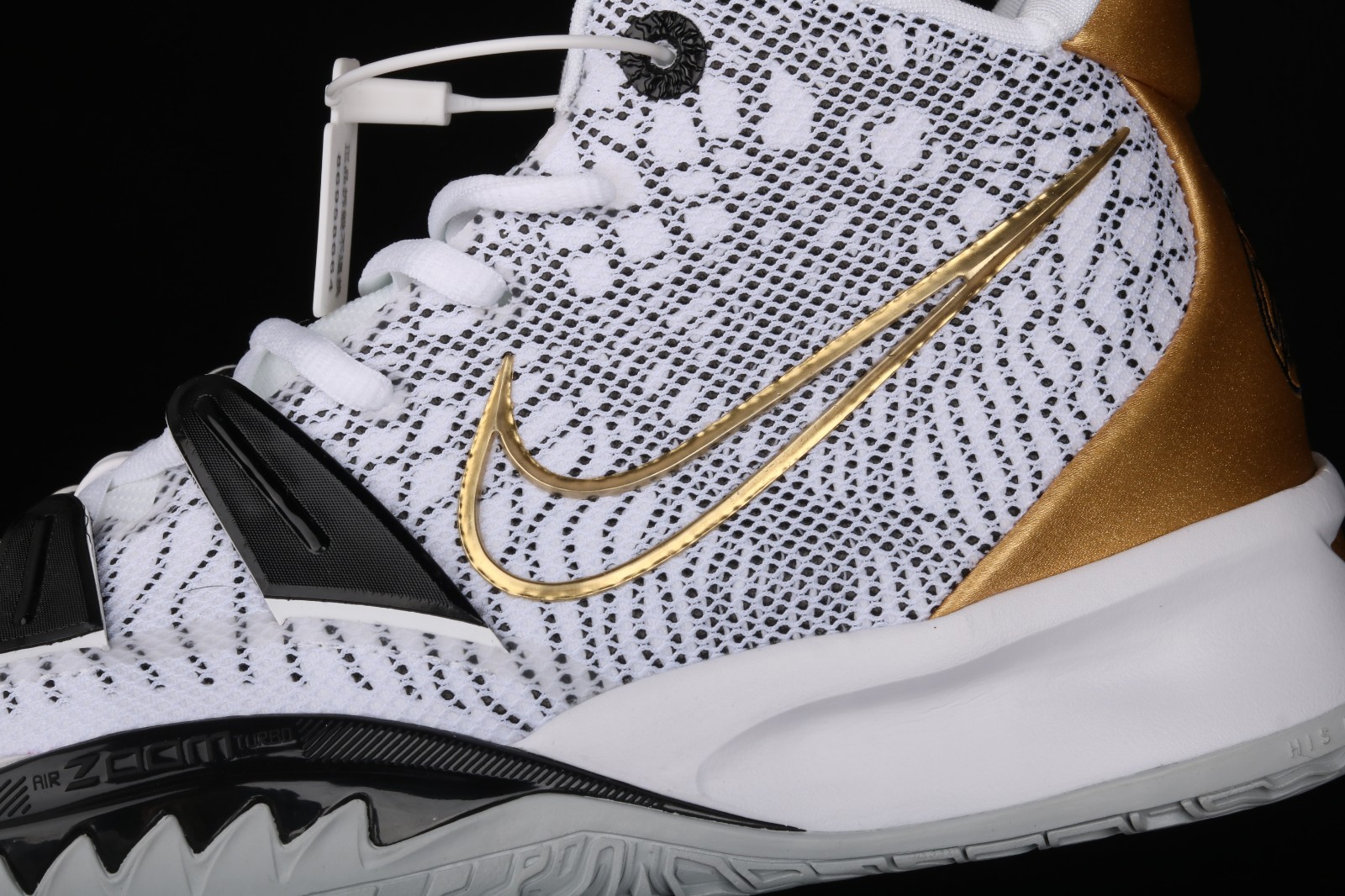 Scarpe kyrie oro outlet