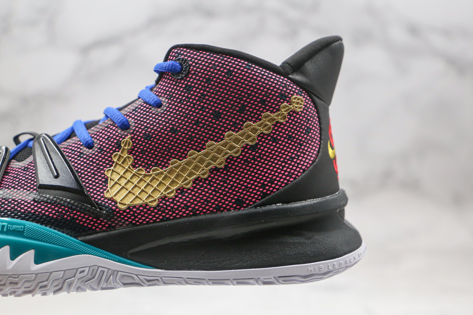 Gold outlet kyrie shoes